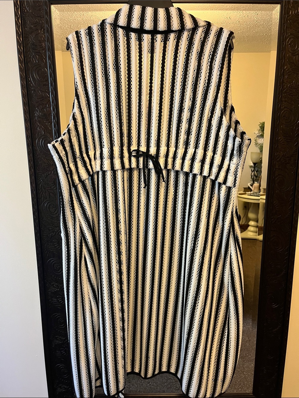 Striped Open Long  Cardigan Vest in Black and White - Picture 2 of 10